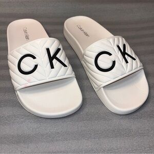 Calvin Klein White Slides women size 7M logo slip on kcanders sandals no box